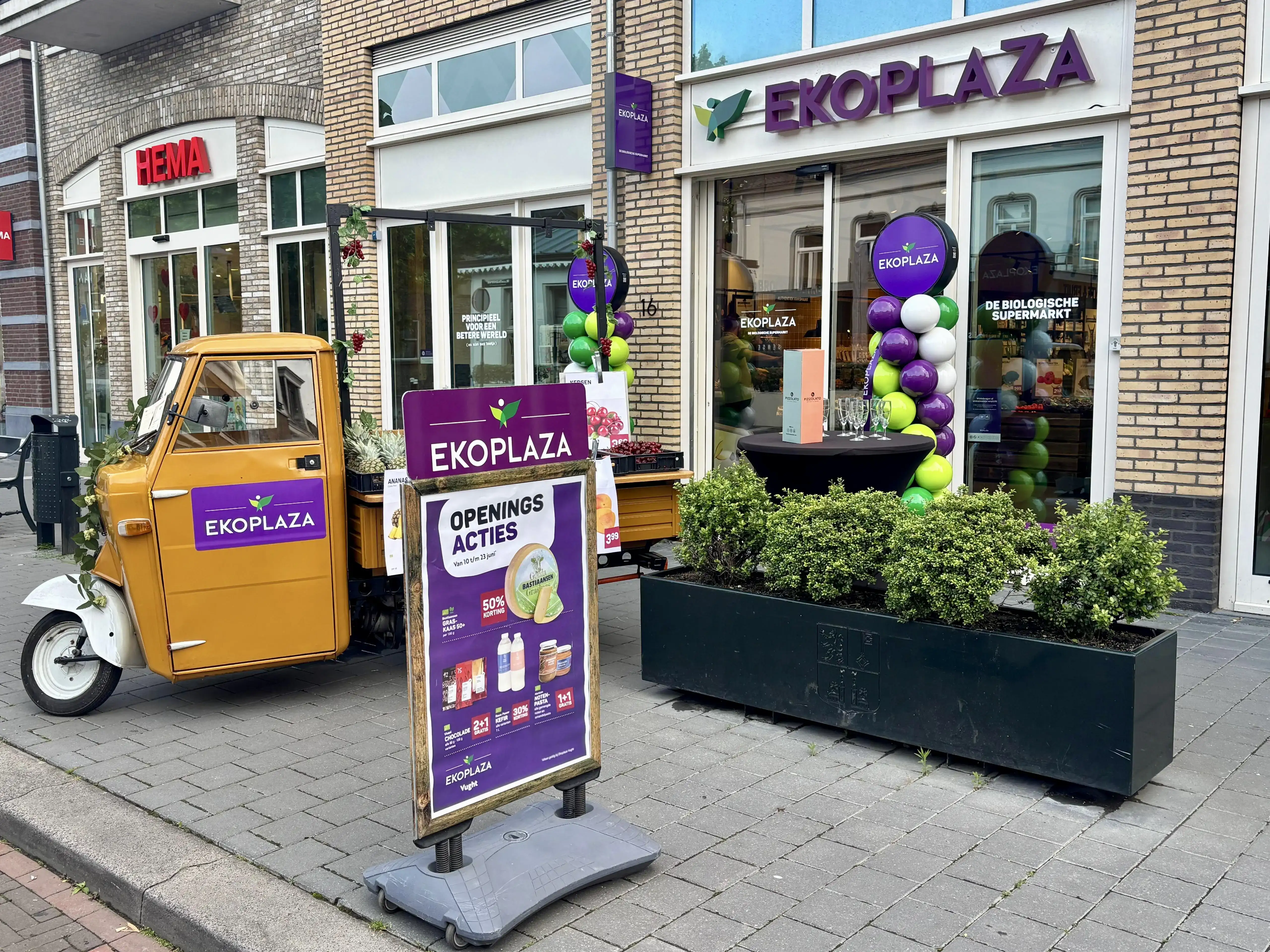 Nieuwe Ekoplaza in Vught geopend aan de Raadhuisstraat