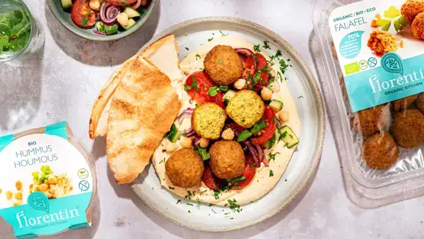 Ekoplaza Florentin biologische falafel hummus en pita Ekoplaza Florentin biologische falafel hummus en pita