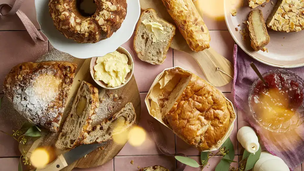 ekoplaza-biologisch-kerst2024-inspiratieboekje-brunch-brood-vanderwesten-kerststol-feeststol