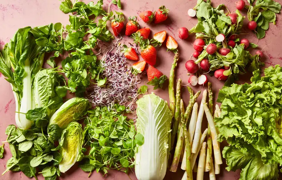 PesticidenEetwijzer: Hoeveel soorten pesticiden zitten er op bespoten groente en fruit?