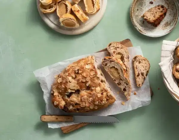 ekoplaza-biologisch-pasen2026-paasstol-feeststol-brood ekoplaza-biologisch-pasen2026-paasstol-feeststol-brood