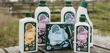 Ekoplaza-biologisch-TheGoodWitch-schoonmaakproducten Schoonmaakproducten van The Good Witch in een groene omgeving