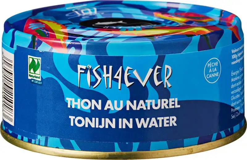 Tonijnstukken in water