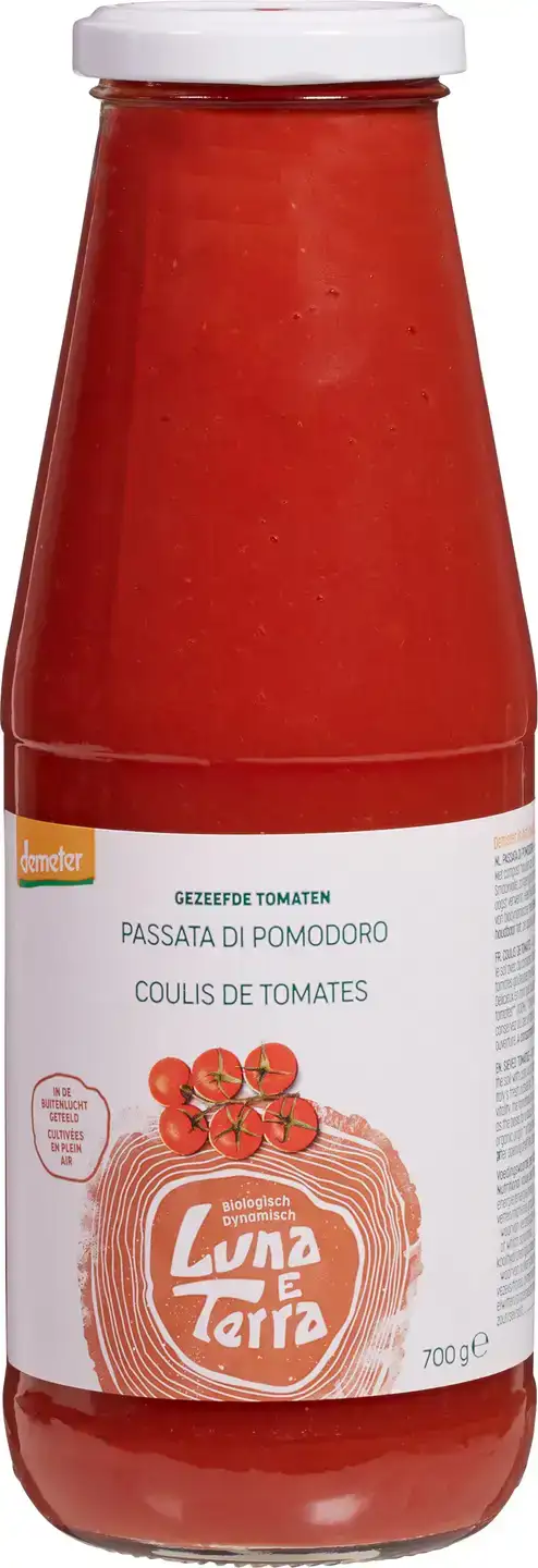 Passata di pomodoro gezeefde tomaten