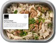 Pasta funghi met roomsaus en doperwtjes